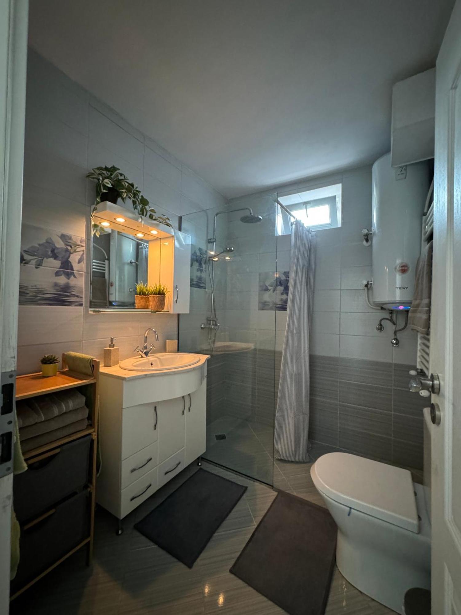 Kakavanen'S Sea View Apartment Baltjik Exteriör bild